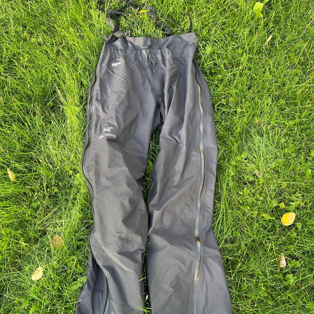 Men’s Arc’teryx Goretex Shell Pants - Excellent Condition - Size Medium - Black